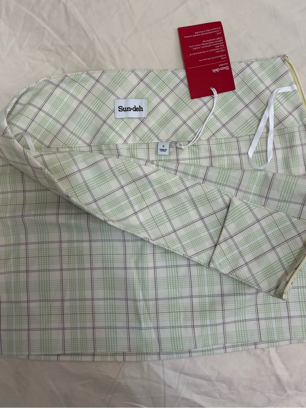 ARITZIA Sun-deh Light Green Plaid skirt never worn